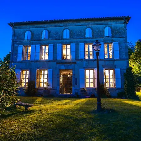 D'hotes Dans Maison De Maitre A 5 Min Du Centre De Alojamento de Acomodação e Pequeno-almoço *