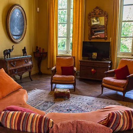 D'hotes Dans Maison De Maitre A 5 Min Du Centre De Alojamento de Acomodação e Pequeno-almoço Nérac